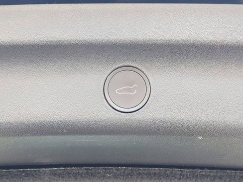 Used 2023 Tesla Model Y Performance AWD/4WD image 15