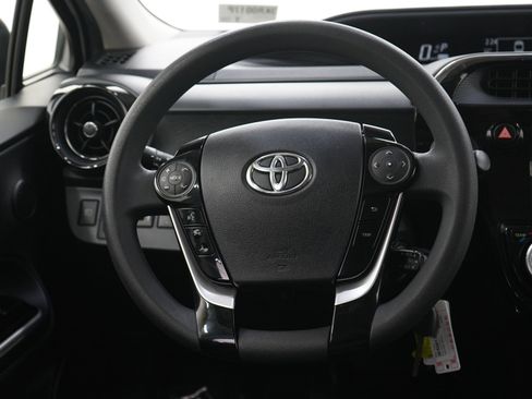 Used 2018 Toyota Prius C Two w/ Carpet Mat Package FWD image 15