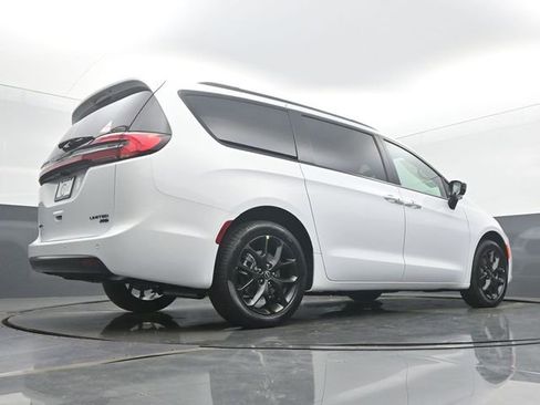 New 2026 Chrysler Pacifica Limited w/ Uconnect Theater Family Group AWD/4WD image 51