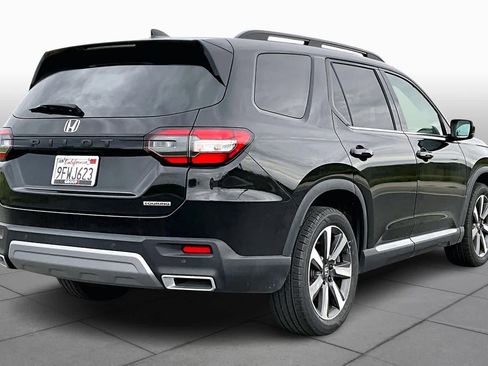 Used 2023 Honda Pilot Touring image 12
