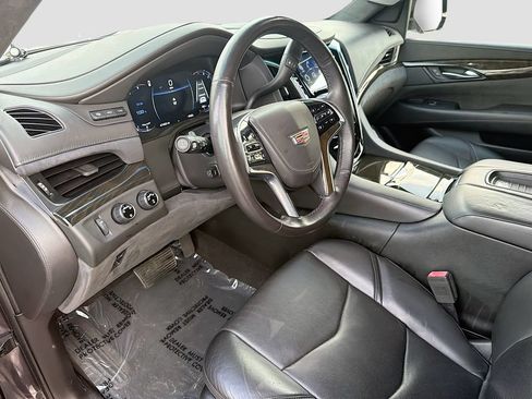 Used 2018 Cadillac Escalade Platinum AWD/4WD image 28