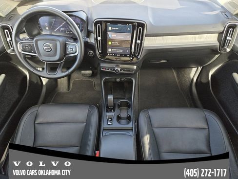 Certified 2025 Volvo XC40 B5 Core image 25