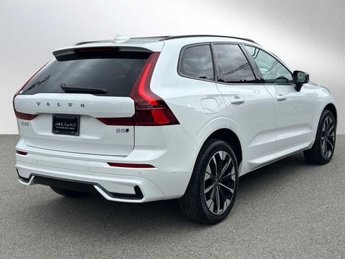 Used 2026 Volvo XC60 B5 Plus w/ Climate Package AWD/4WD image 3