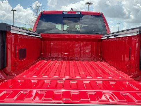 New 2026 RAM 1500 4x4 Crew Cab image 7