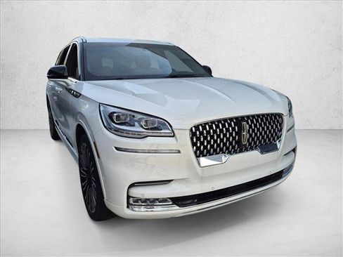 Used 2023 Lincoln Aviator Black Label w/ Dynamic Handling Package AWD/4WD image 4