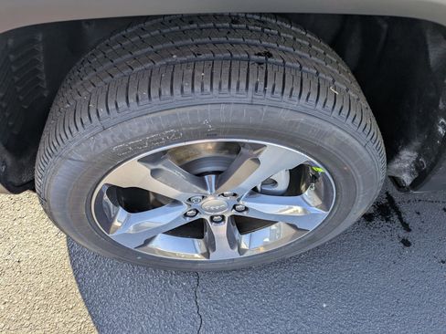 New 2026 Jeep Grand Cherokee Limited image 9