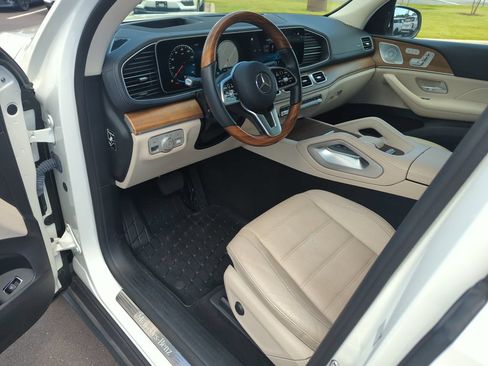 Used 2021 Mercedes-Benz GLS 450 4MATIC image 11