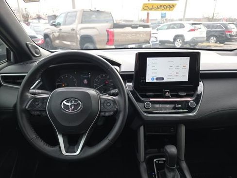 Certified 2024 Toyota Corolla Cross SE w/ Moonroof Package image 12
