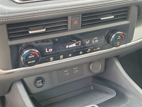 Used 2025 Nissan Rogue SV image 26