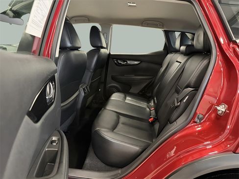 Used 2022 Nissan Rogue Sport SL image 29