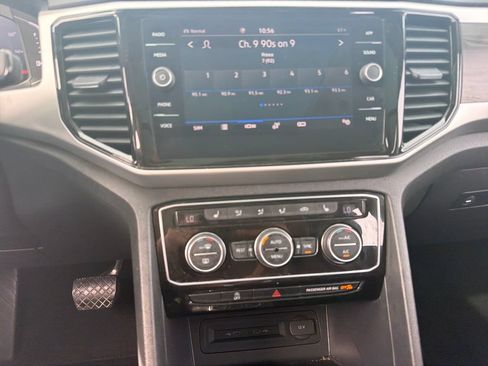 Certified 2023 Volkswagen Atlas SE w/ Panoramic Sunroof Package AWD/4WD image 15
