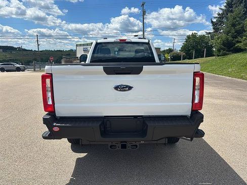 New 2026 Ford F250 XL w/ FX4 Off-Road Package AWD/4WD image 3