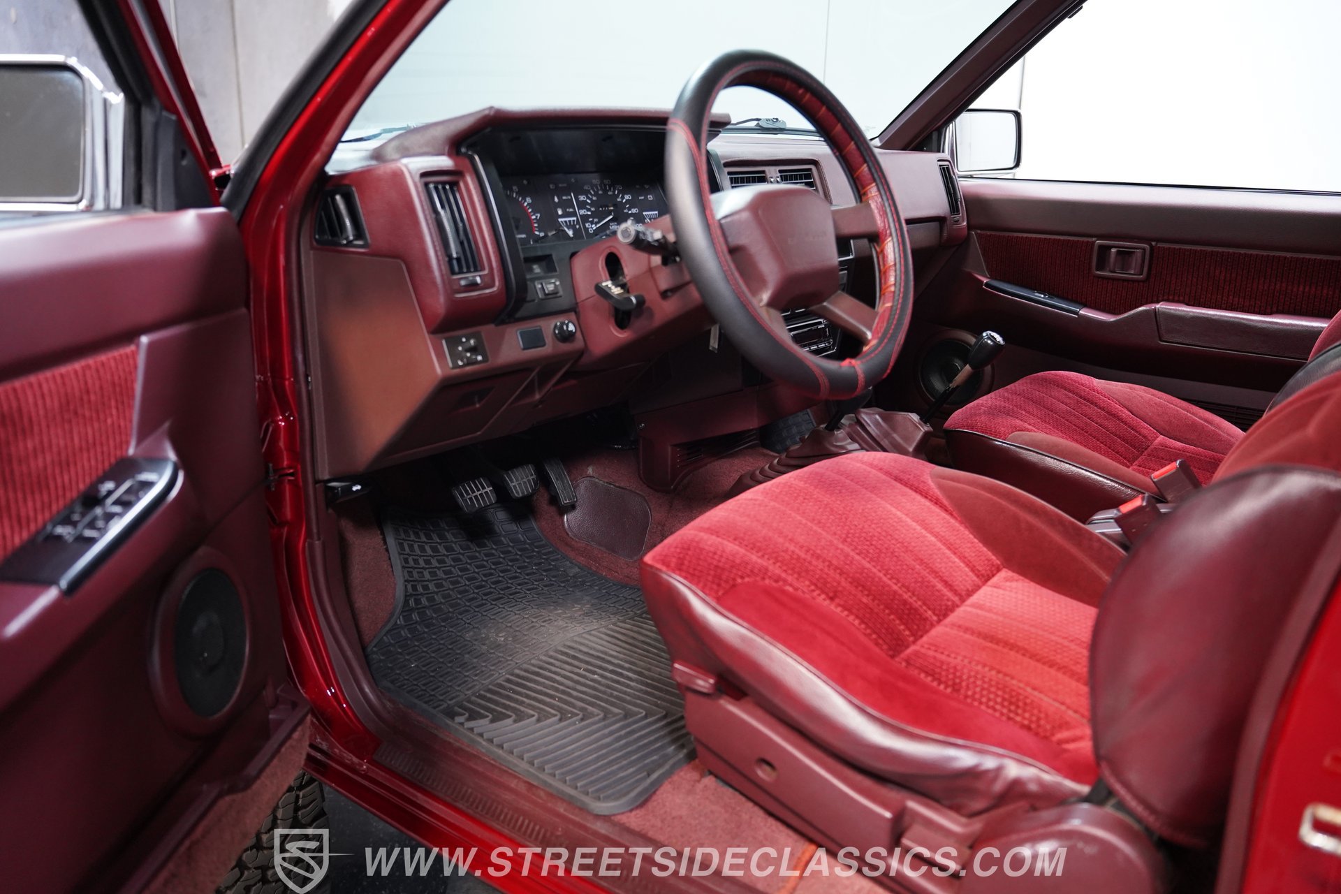 Used 1991 Nissan Pickup 4x4 King Cab V6 image 4