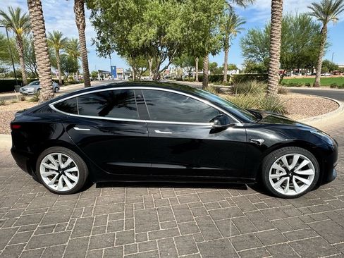Used 2020 Tesla Model 3 Standard Range Plus RWD image 2