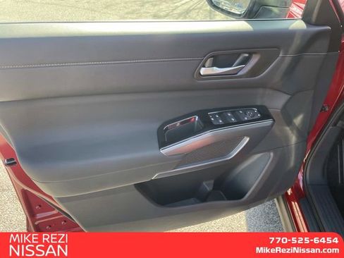 New 2026 Nissan Pathfinder SL w/ SL Premium Package AWD/4WD image 13