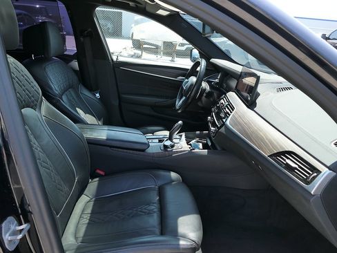Used 2023 BMW M550i xDrive w/ Executive Package AWD/4WD image 30