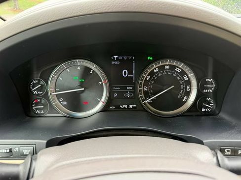 Used 2018 Lexus LX 570 4WD image 31