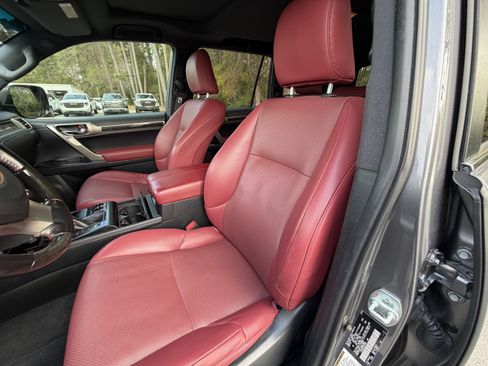 Used 2020 Lexus GX 460 Premium w/ Premium Package image 6