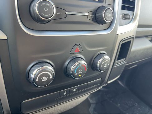 Used 2022 RAM 1500 Classic SLT image 16