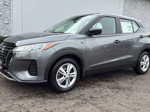 New 2025 Nissan Kicks Play S image 1