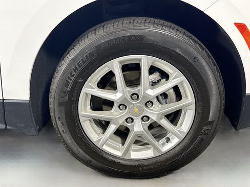 Used 2023 Chevrolet Equinox LT FWD image 32