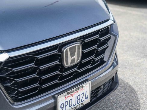 Used 2025 Honda CR-V EX-L image 3