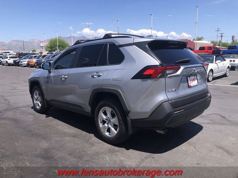 Used 2021 Toyota RAV4 XLE AWD/4WD image 6