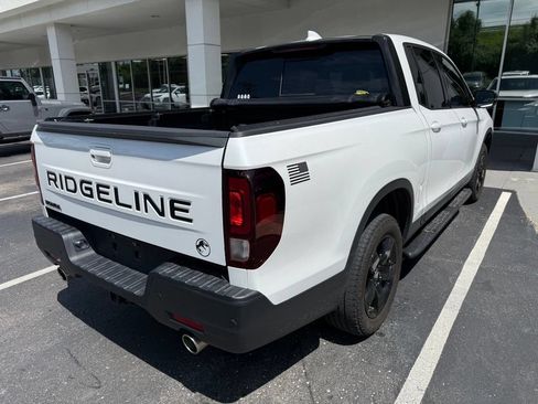 Used 2024 Honda Ridgeline Black Edition image 6