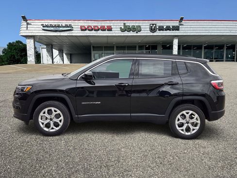 New 2026 Jeep Compass Latitude image 3