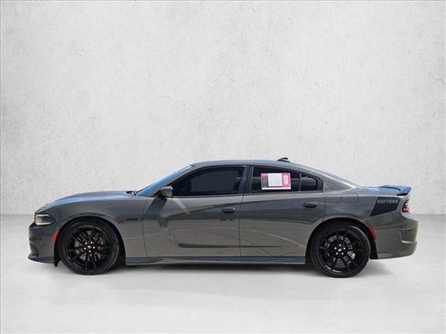 Used 2018 Dodge Charger R/T RWD image 9