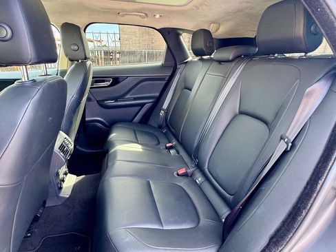 Used 2020 Jaguar F-PACE Premium image 9