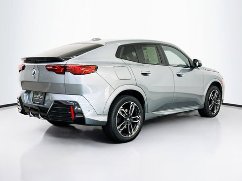 Used 2025 BMW X2 xDrive28i image 9