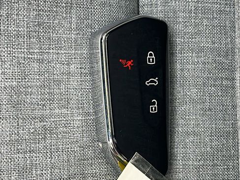 New 2026 Volkswagen ID.4 Pro image 29