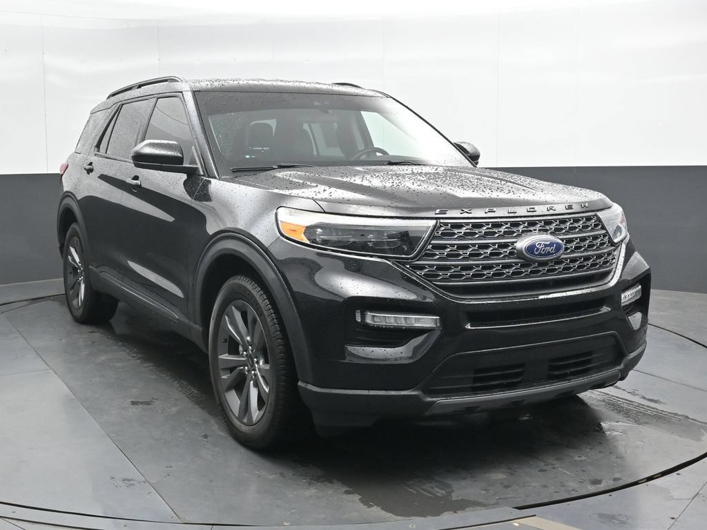 Used 2022 Ford Explorer XLT w/ Equipment Group 202A AWD/4WD image 5