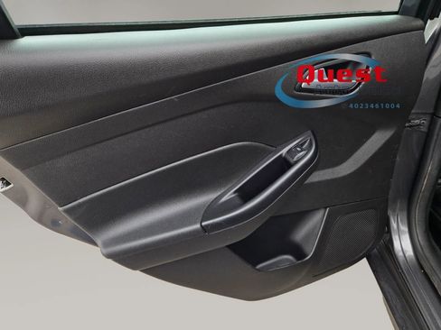 Used 2016 Ford Focus SE FWD image 33