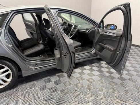 Used 2014 Ford Fusion SE FWD image 21