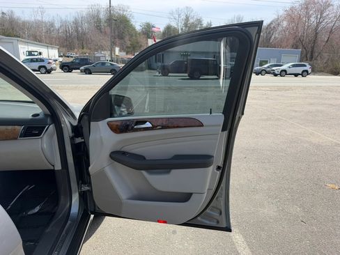 Used 2012 Mercedes-Benz ML 350 4MATIC image 17