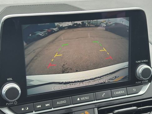 Used 2025 Nissan Altima 2.5 SV FWD image 24