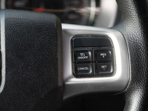 Used 2013 Dodge Charger SE RWD image 31