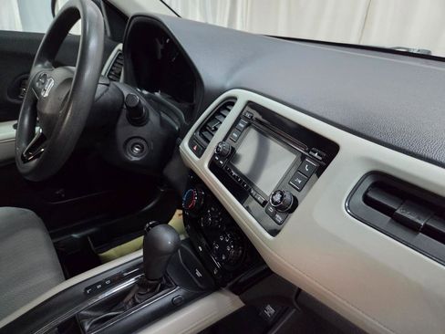 Used 2019 Honda HR-V LX image 19