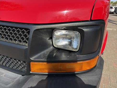 Used 2015 Chevrolet Express 3500 LS image 6