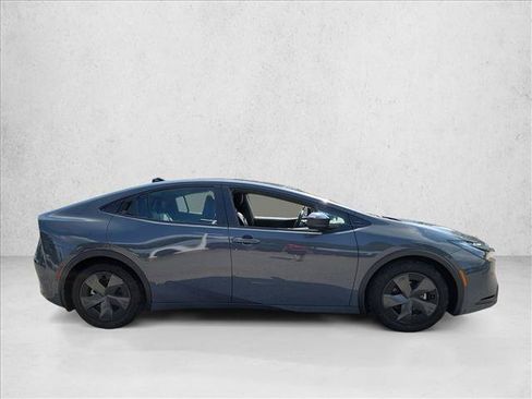 Used 2026 Toyota Prius LE FWD image 4