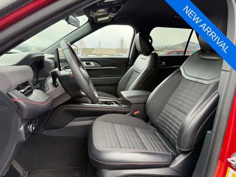 Used 2025 Ford Explorer ST-Line w/ ST-Line Street Pack image 7