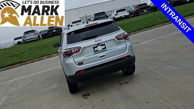 Used 2024 Jeep Compass Latitude AWD/4WD image 7