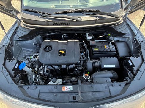 Used 2025 Kia Soul LX w/ LX Technology Package FWD image 30