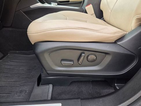 Used 2023 Ford Explorer Limited w/ Limited Technology Package RWD image 27