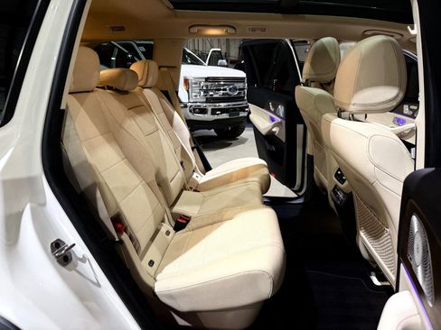 Used 2021 Mercedes-Benz GLS 450 4MATIC image 22