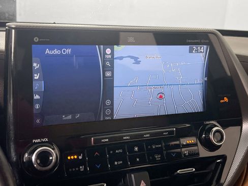 Used 2021 Toyota Highlander Platinum image 13