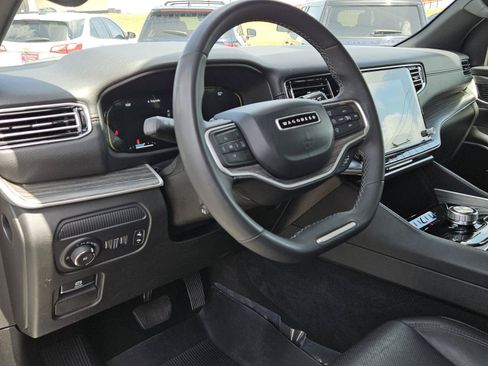 Used 2024 Jeep Wagoneer Series II w/ Flexible Seating Group RWD image 25