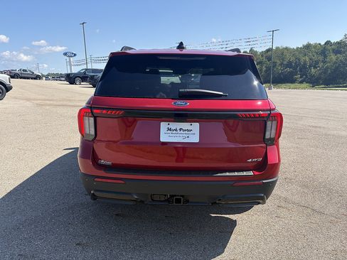 New 2026 Ford Explorer ST-Line w/ ST-Line Street Pack AWD/4WD image 4